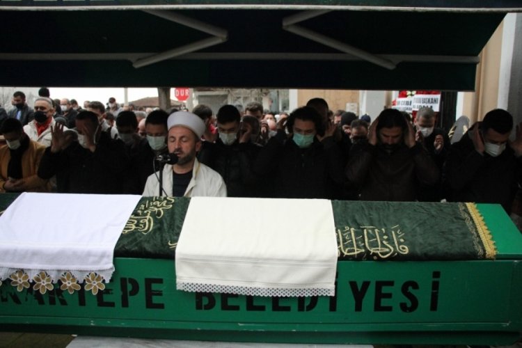 İbrahim &Uuml;z&uuml;lmez'in babası son yolculuğuna uğurlandı