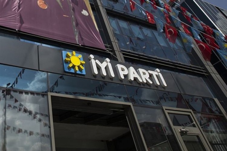 İYİ Parti İl y&ouml;neticilerinden istifa kararı