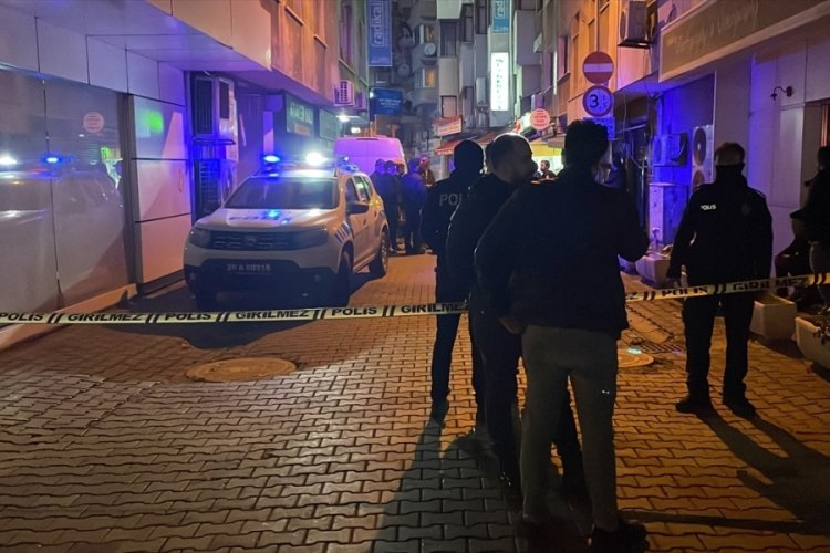 İzmir'de silahlı kavgada 2 kişi yaralandı