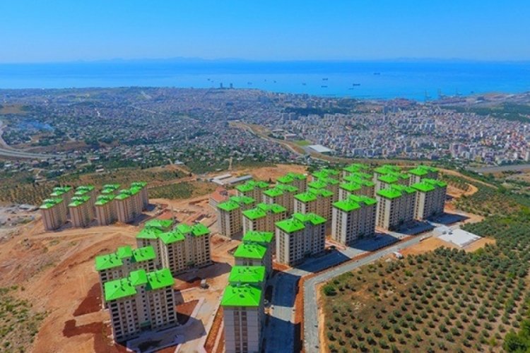 M&uuml;teahhit ile su idaresi anlaşamadı, olan vatandaşa oldu