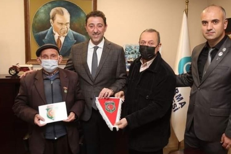 Bandırma Belediye Başkanı Tosun, şehit babasının sorununun &ccedil;&ouml;z&uuml;lmesi talimatı verdi