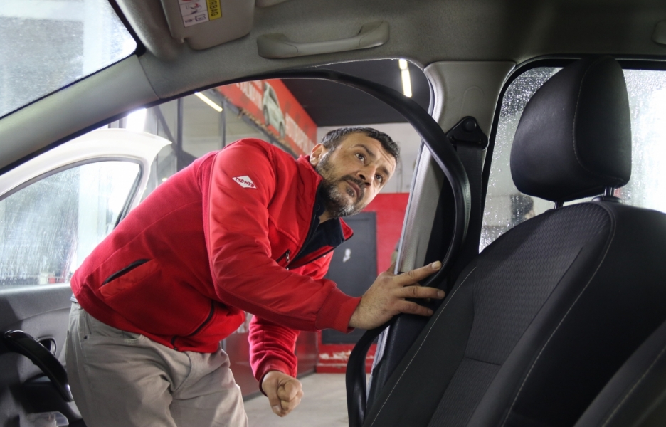 Orijinal diye araba aldı, 4 kapısı farklı &ccedil;ıktı!