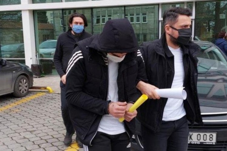 Dur ihtarına uymadı, polisleri yaraladı!