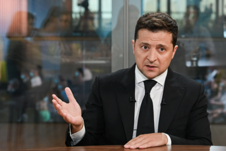 Zelenskiy, &uuml;lke &ccedil;apında genel seferberlik ilan etti