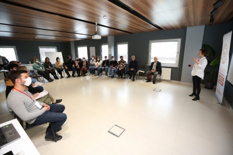 Gen&ccedil;ler Bursa'da politikalarını oluşturacak