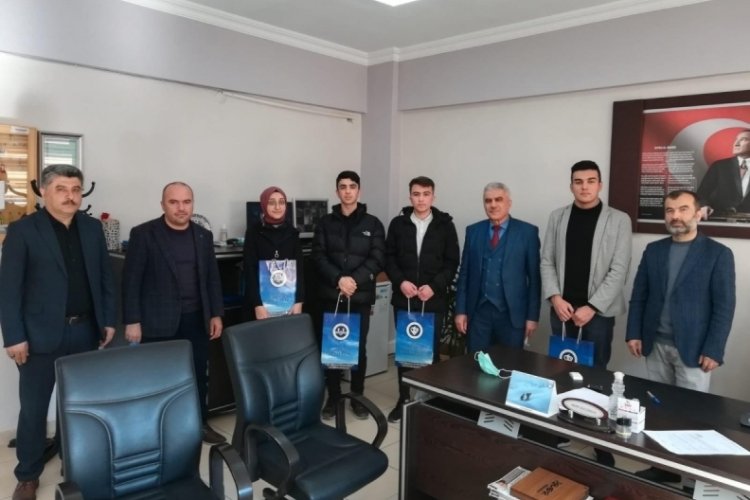 Zonguldak'ta yarışmada derece alan &ouml;ğrenciler &ouml;d&uuml;llendirildi