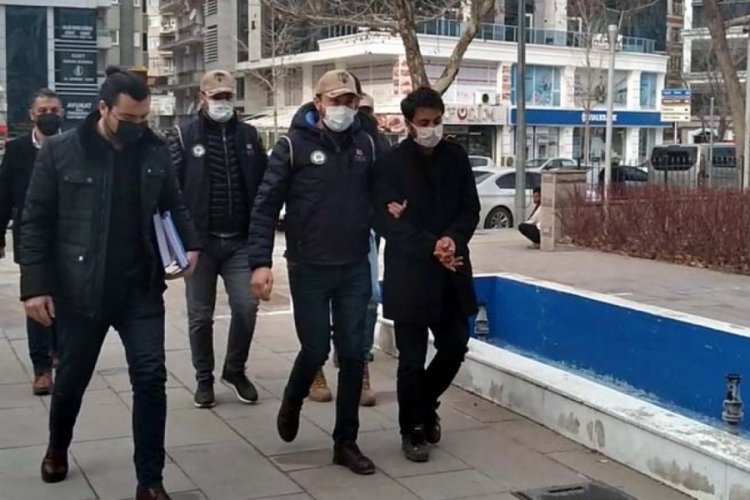 Kırşehir'deki FET&Ouml; operasyonunda 2 kişiye tutuklama