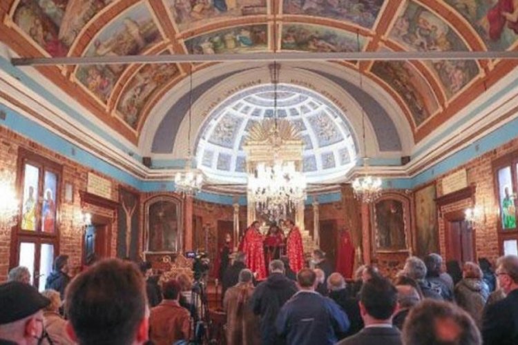 İstanbul'da, Surp Hripsimyans Kilisesi'nin &ccedil;anları yeniden &ccedil;aldı