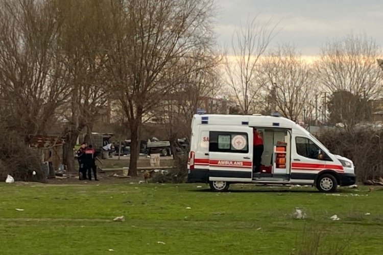 İki grup arasında &ccedil;ıkan kavgada 3 kişi yaralandı