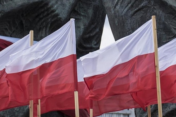 Polonya, Moskova ve St. Petersburg u&ccedil;uşlarını iptal etti