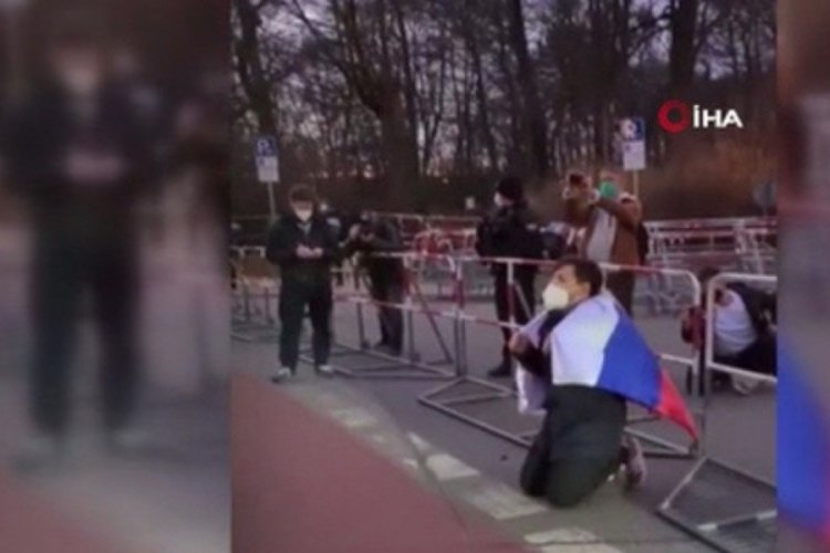 Rus protestocu diz &ccedil;&ouml;k&uuml;p &ouml;z&uuml;r diledi: Biz Putin'i istemiyoruz