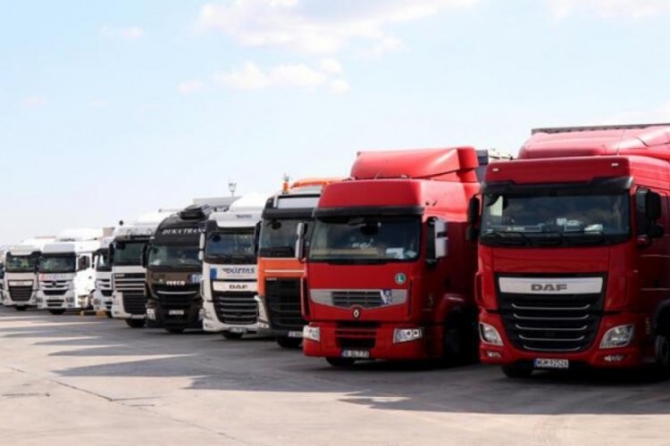 Belarus'a gitmek i&ccedil;in yola &ccedil;ıkan TIR'lar Kapıkule'de bekliyor!