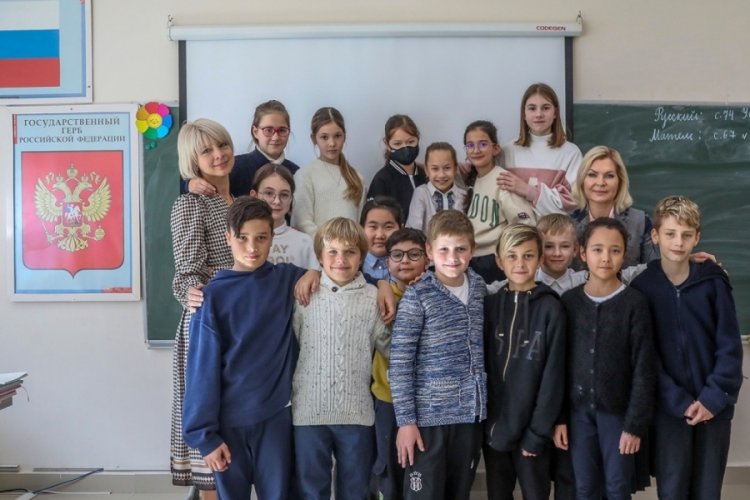 T&uuml;rkiye'de Rus ve Ukraynalı &ccedil;ocuklar bir arada ders g&ouml;r&uuml;yor
