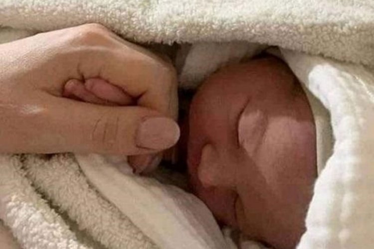 Kiev'deki sığınakta bomba ve sirenler altında bir bebek doğdu