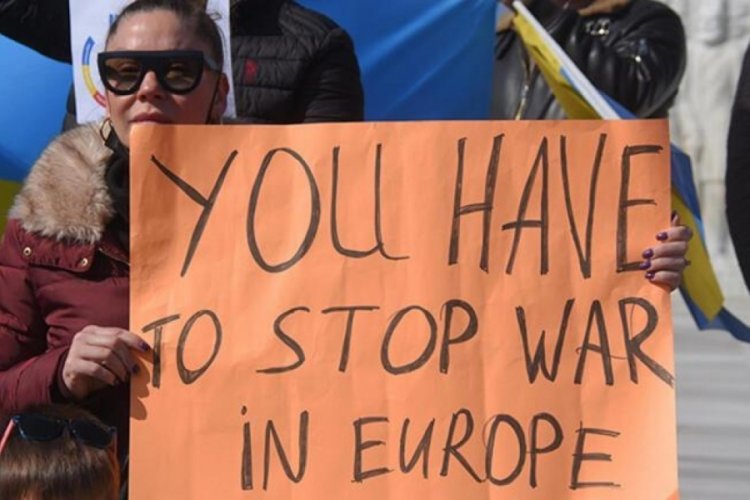 T&uuml;rkiyede'ki Ukraynalılardan Avrupa ve ABD'ye tepki