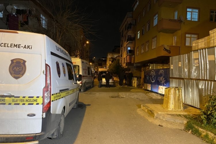 İstanbul'da karı koca &ouml;l&uuml; olarak bulundu