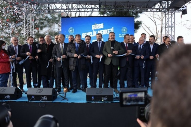 Bursa G&uuml;rsu Gen&ccedil;lik Merkezi'ne coşkulu a&ccedil;ılış