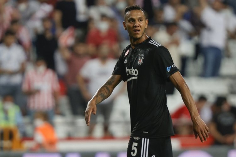 Josef de Souza'dan Galatasaray g&ouml;ndermesi