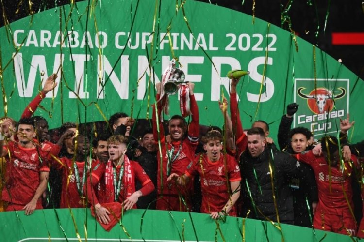 Arrizabalaga penaltıyı ka&ccedil;ırdı, Liverpool kupayı kaldırdı