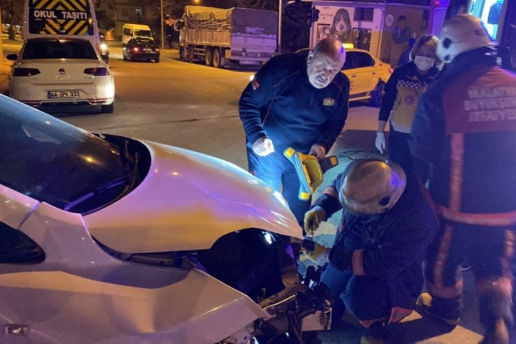 Malatya'da korkutan otomobil kazası: 1 yaralı