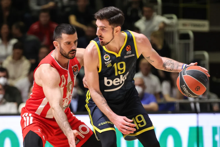 Fenerbah&ccedil;e Beko, Kızılyıldız'a mağlup oldu