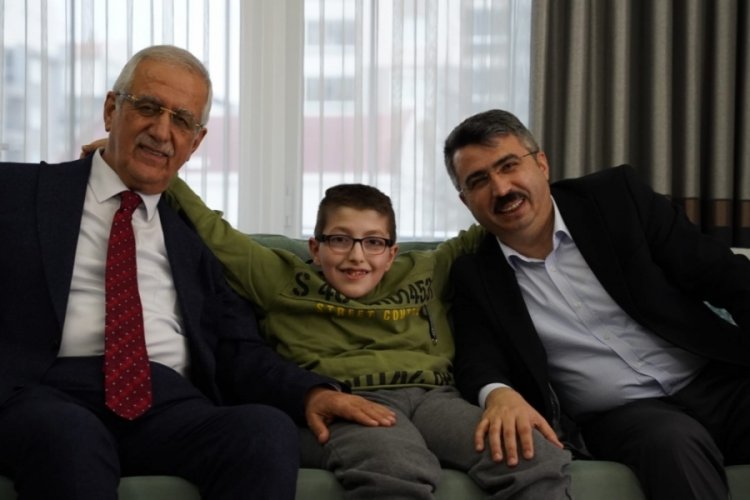 Bursa'da Başkan Yılmaz'dan ev ziyaretleri