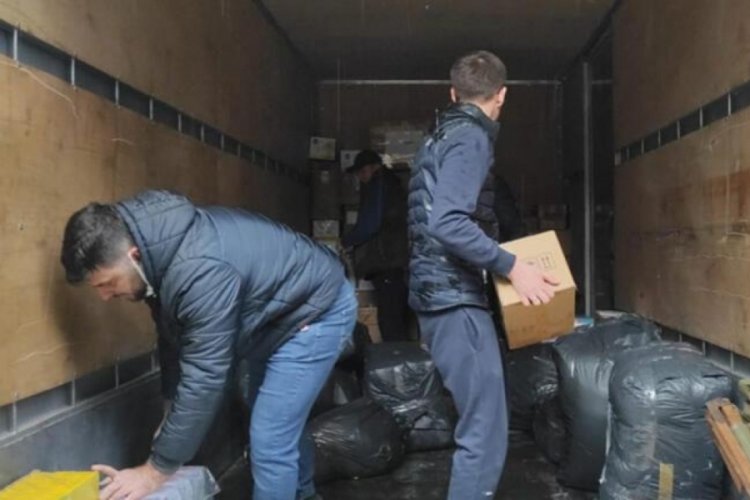 Ankara'dan Ukrayna'ya 3 kamyon yardım yola &ccedil;ıktı