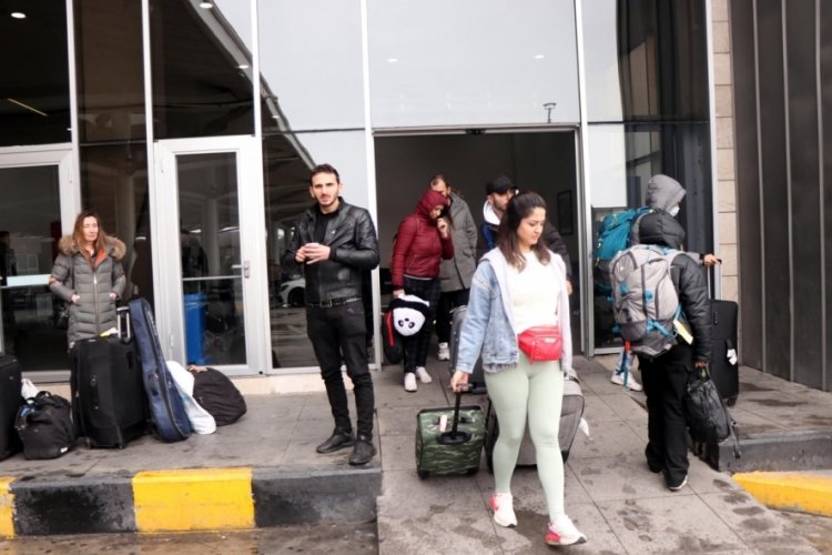 Tahliye edilen 55 kişi daha T&uuml;rkiye'de!