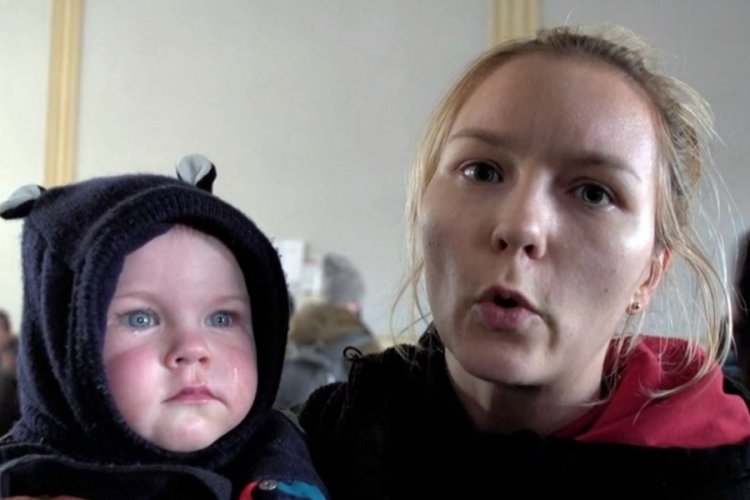 Ukraynalı kadın: Eşim savaşmak i&ccedil;in kaldı