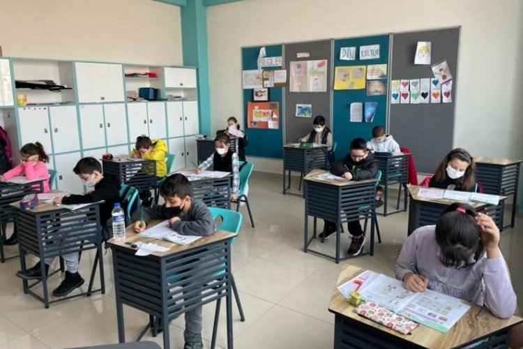 Bursalı &ouml;ğrenciler '&Ccedil;&ouml;z&uuml;m'l&uuml; olmak i&ccedil;in ter d&ouml;kt&uuml;