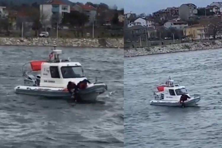&Ccedil;anakkale'de feribottan denize atlayan gen&ccedil; adam hayatını kaybetti