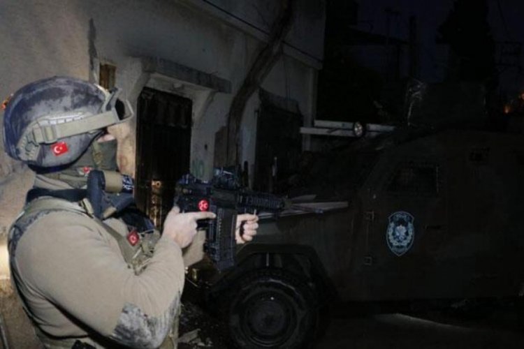 Adana'da zırhlı ara&ccedil;la kapı a&ccedil;ıldı