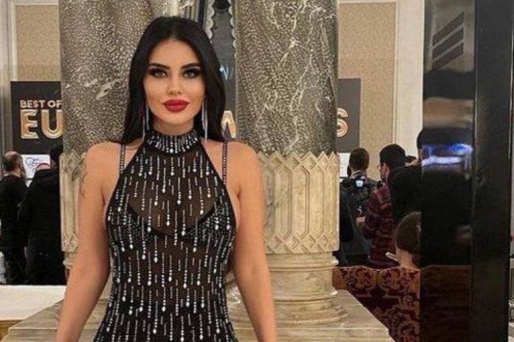 Ebru Polat transparan kost&uuml;m&uuml;yle dikkat &ccedil;ekti