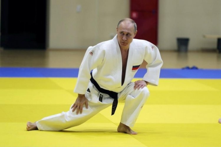 Vladimir Putin'in siyah kuşağına iptal!