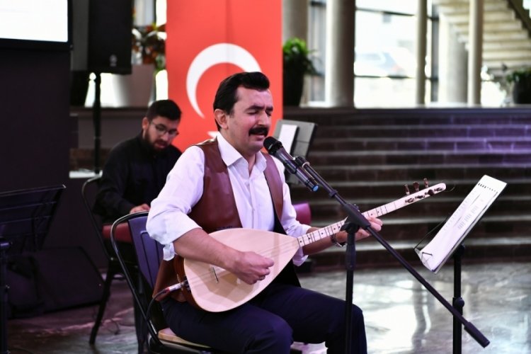 Bursa, Aşık Veysel'i Uzun İnce Bir Yolda andı