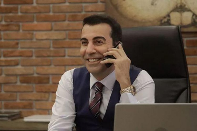 Emre Karayel bebeğiyle birlikte poz verdi