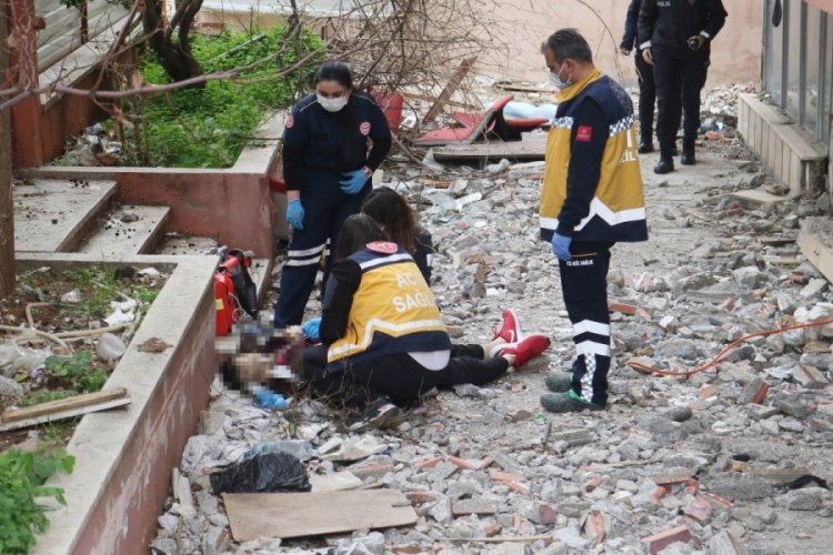 Antalya'da bah&ccedil;ede &ouml;l&uuml; bulundu