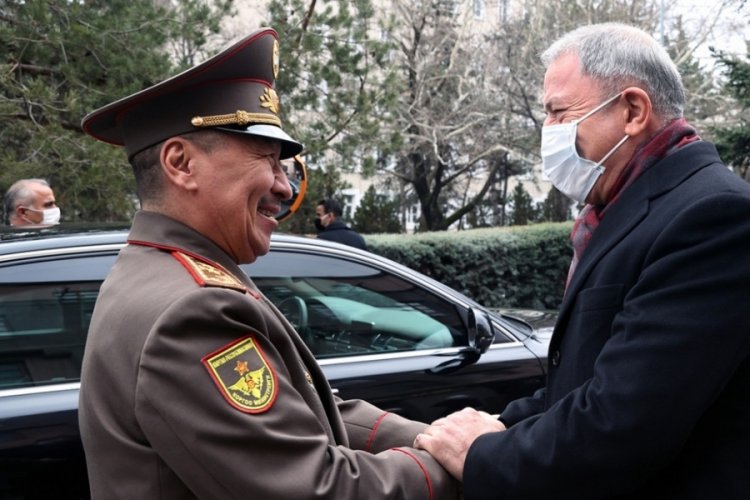 Bakan Akar, Kırgız mevkidaşı ile g&ouml;r&uuml;şt&uuml;
