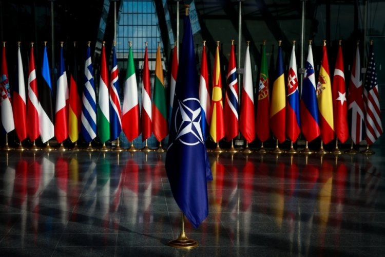 NATO &uuml;lkelerinin dışişleri bakanları, 4 Mart'ta Ukrayna g&uuml;ndemiyle acil toplanacak