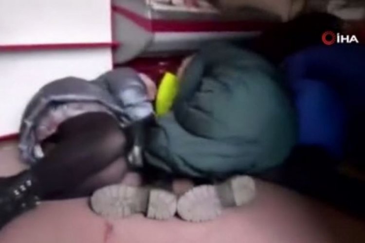 Marketteyken roketli saldırı altında kaldılar