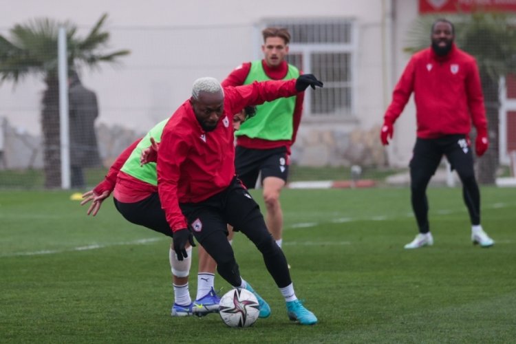 Joel Kayamba "Ayakta kalıp savaşmaya devam edeceğiz"&nbsp;