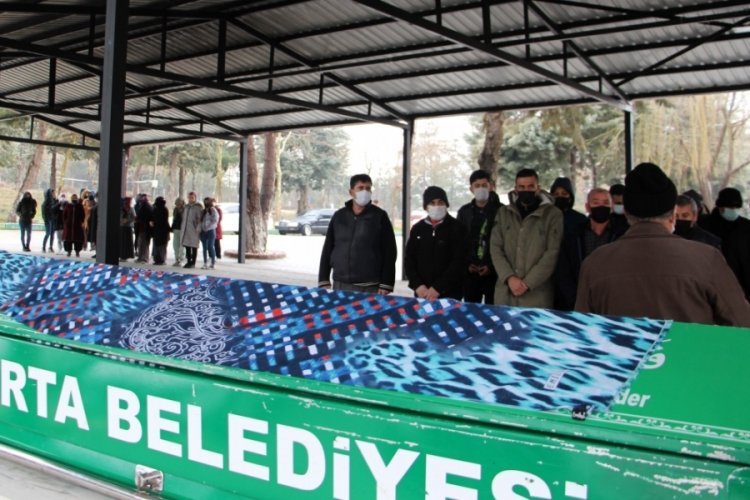 Raziye, g&ouml;zyaşlarıyla son yolculuğuna uğurlandı