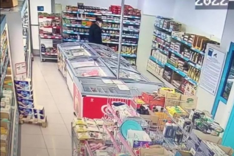 İstanbul'da market hırsızları kamerada