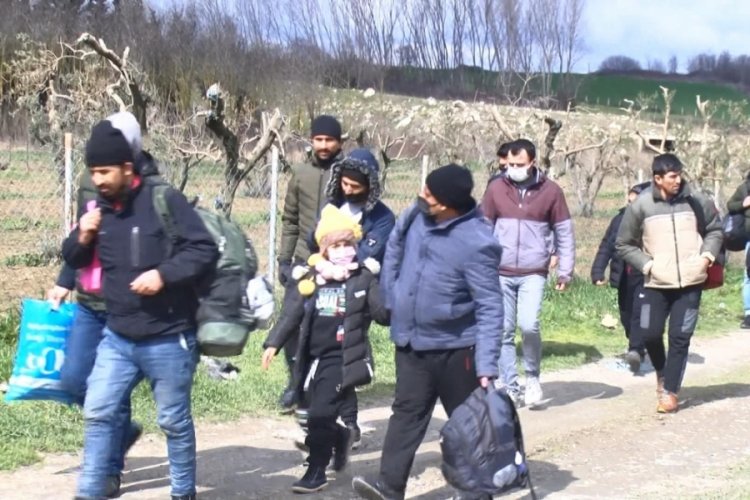 G&ouml;&ccedil;menler "Burası Yunanistan" denilerek İstanbul'a bırakıldı