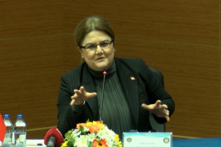 Derya Yanık, &ouml;ğrencilerle bir araya geldi