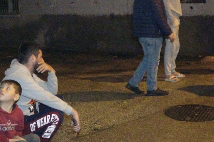 Ekmek teknesinin k&uuml;le d&ouml;n&uuml;ş&uuml;n&uuml; g&ouml;zyaşlarıyla izledi