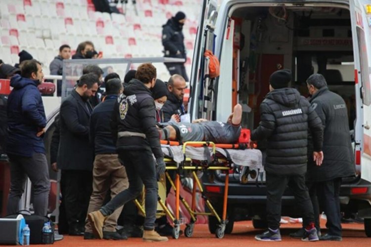 Sivasspor, Fabio Borini i&ccedil;in "ge&ccedil;miş olsun" mesajı yayımladı