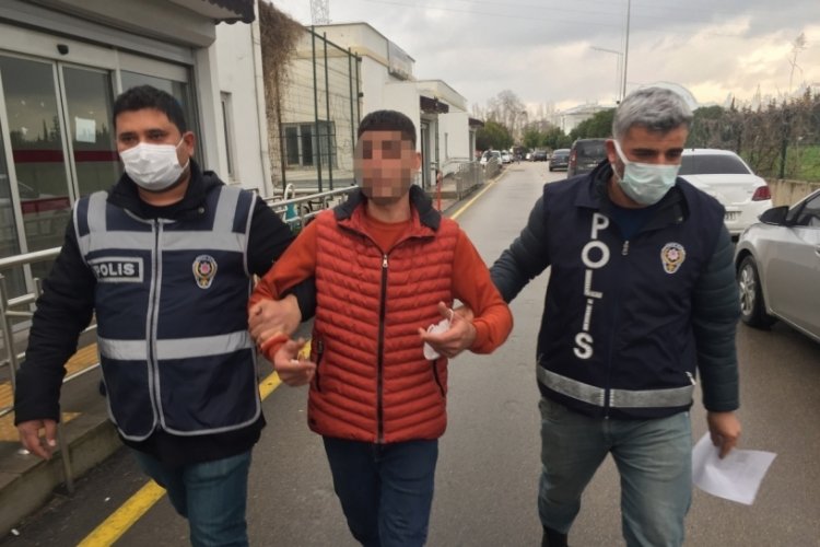 Adana'da karısını bı&ccedil;akladı kadınlardan &ouml;z&uuml;r diledi
