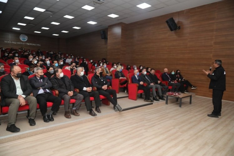 AFAD Bursa İl M&uuml;d&uuml;r&uuml; Mumcu, kurtarma ve yardım faaliyetlerine dikkat &ccedil;ekti