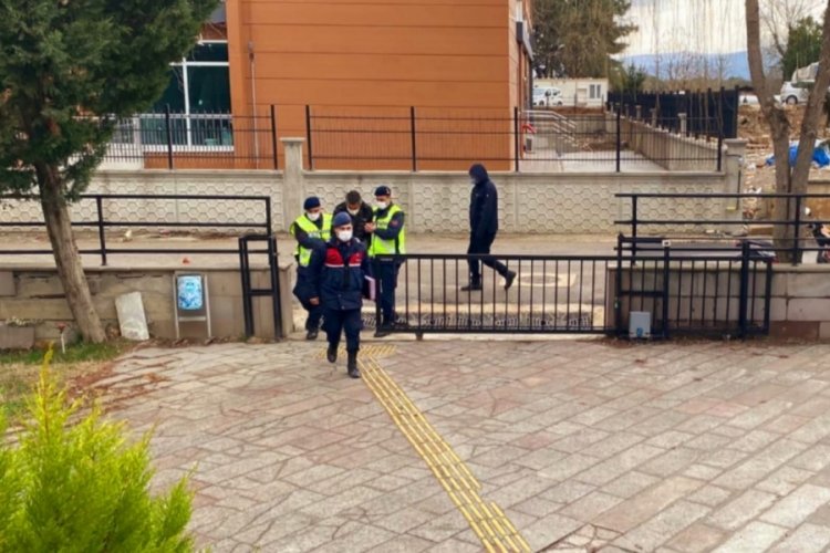 Bursa'da su saati ve vanaları &ccedil;alan kişi yakalandı